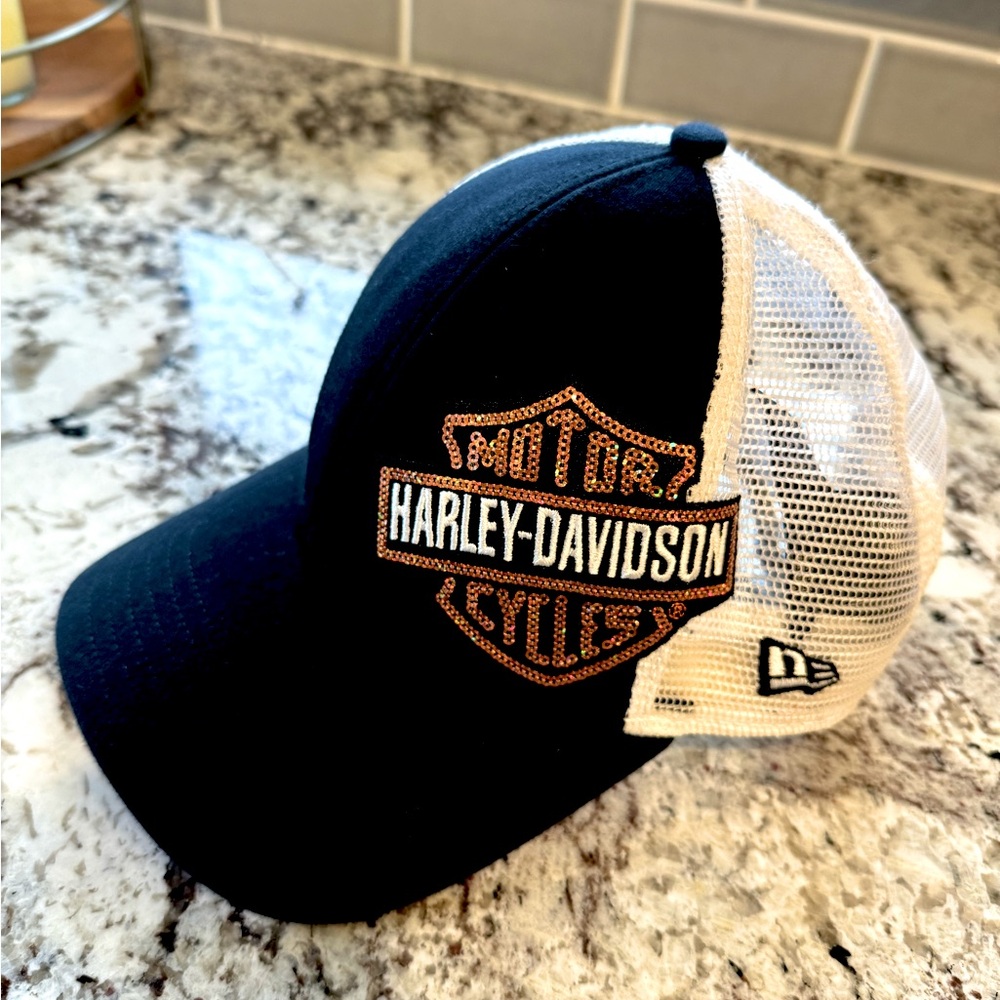 Harley Davidson Women’s Bar & Shield Sequin Trucker Hat. 99501-15VW. NWOT